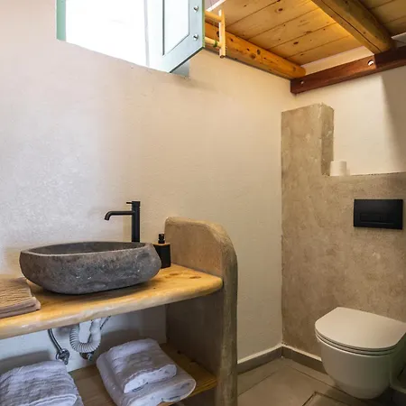 Aganta Syrma Klima (Milos)